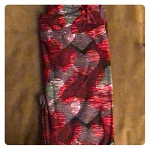 Lularoe Valentine’s Day leggings